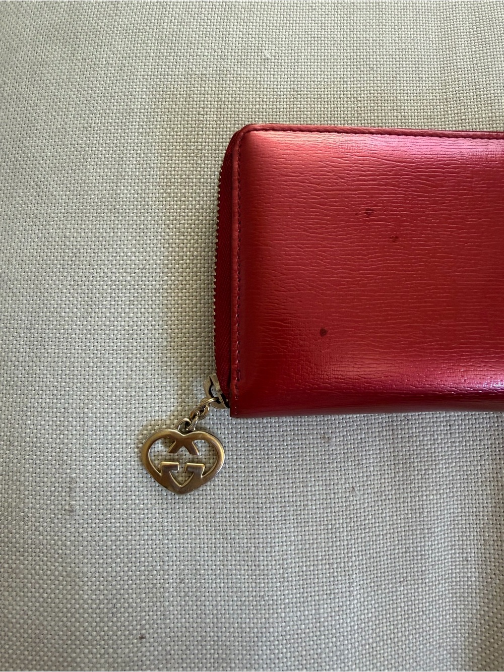 Gucci Red Zip Around Wallet with Gold Logo Charm - Picture 3 of 8